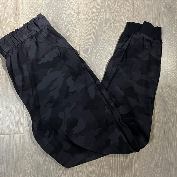 LULU LEMON size 8 women's high rise jogger - Picture 5 of 5